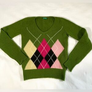 Benetton of Croatia women’s green argyle v-neck sweater